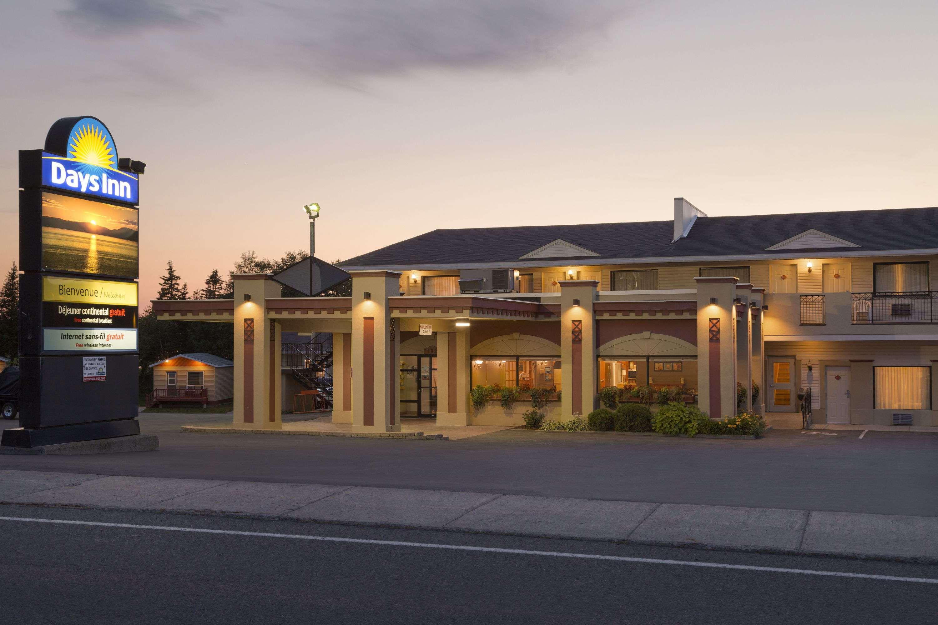 Days Inn By Wyndham Rivière-du-Loup Eksteriør billede