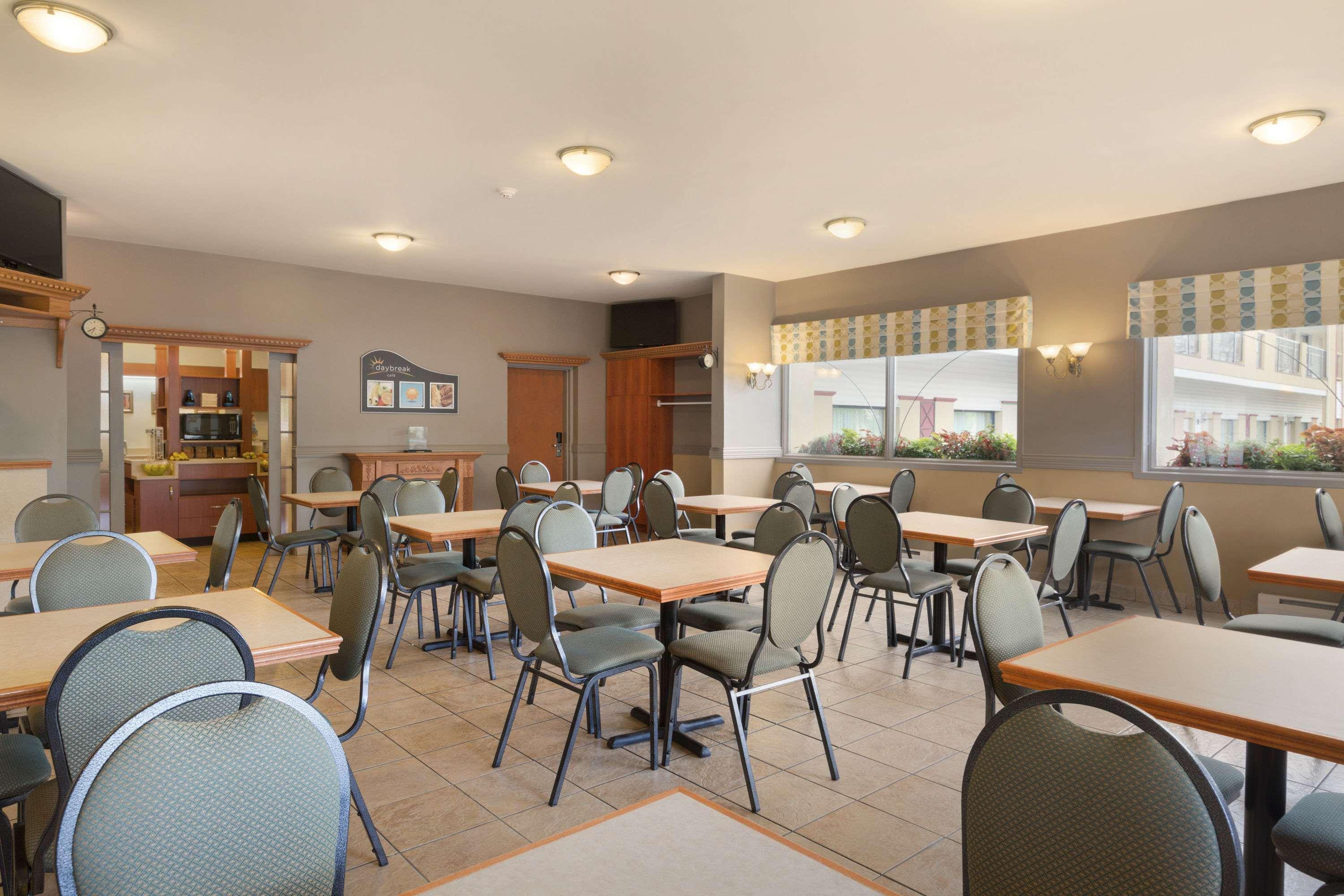 Days Inn By Wyndham Rivière-du-Loup Eksteriør billede
